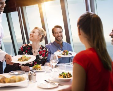 costa serveur repas costa serveur repas
