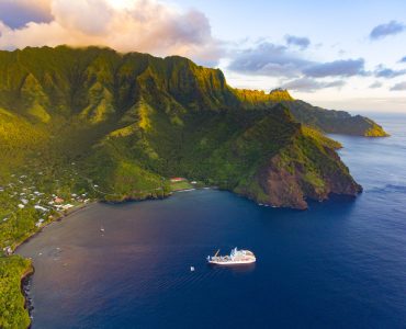 Aranui Baie Aranui Cruises ©Lionel Gouverneur Aranui Baie Aranui Cruises ©Lionel Gouverneur